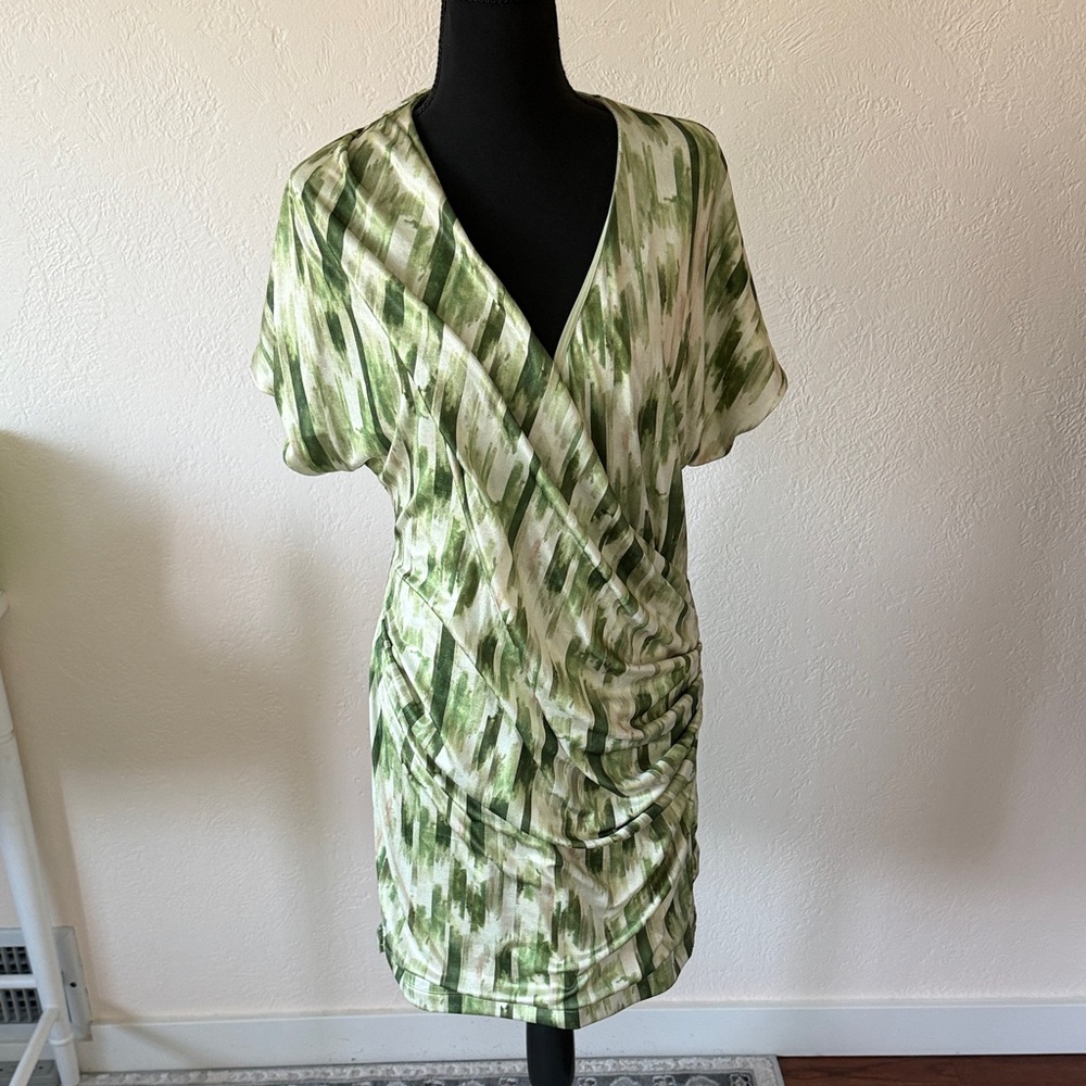NWT ALEXIA ADMORE Green and White Patterned Dress SIZE SMALL